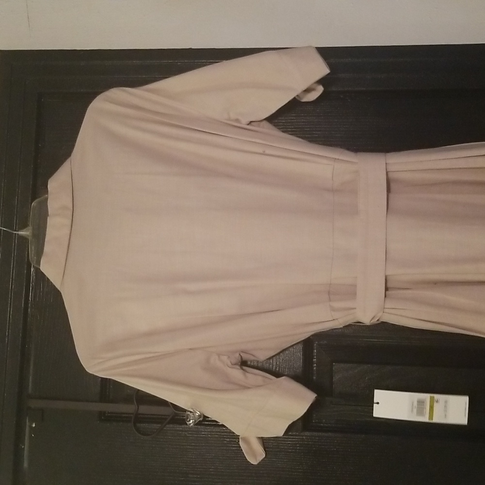 Classic Cream Tie-Waist Shirt Dress - Picture 4 of 10